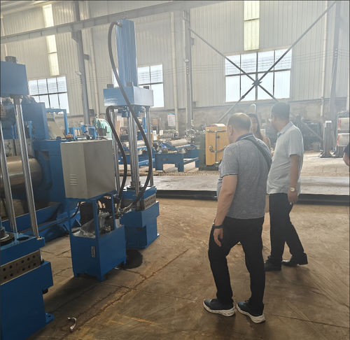 Latest company news about Rubber tube elbow joint accessories vulcanizing machine