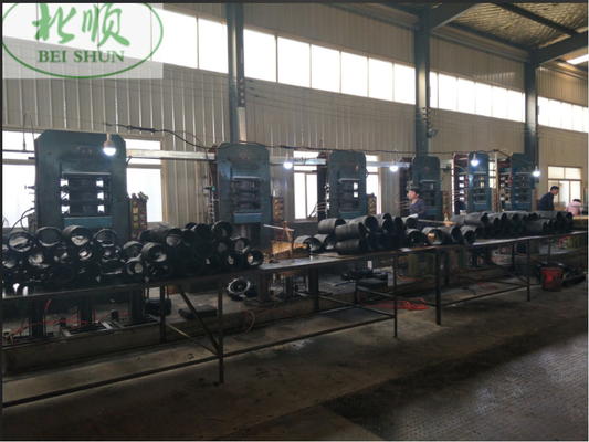 Buy Rubber Vulcanizing Press Machine For Producing Agricultural Vehicle Tires online manufacture