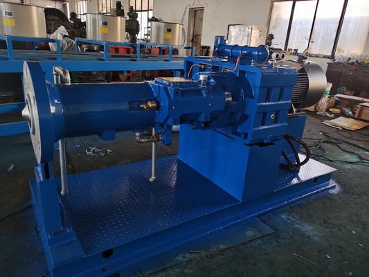 Buy 22Kw Hot Feed Rubber Extruder Uses 120mm High Strength Wear Resistant Screw online manufacture