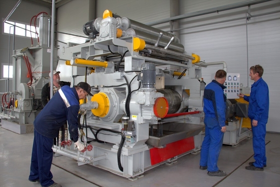Automatic Rubber Open Mixing Mill 15kw Two Roll Mill For Rubber Compounding