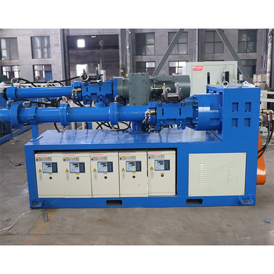 Durable 1000mm Working Length Rubber Extruder Machine With 300mm Front Screw Diameter