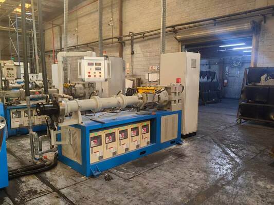 Quality EPDM Sealing Gasket Production Line / Capacity Of 180-250 Kg Per Hour / Stable And Efficient factory